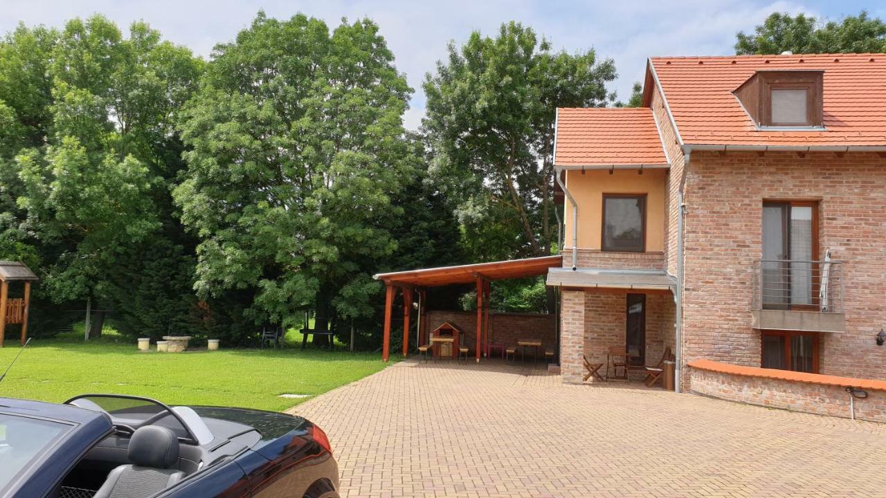 Gyulai-Fuerdo-Apartman Ii. Eksteriør billede