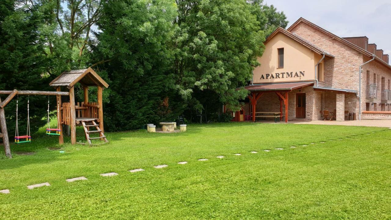 Gyulai-Fuerdo-Apartman Ii. Eksteriør billede