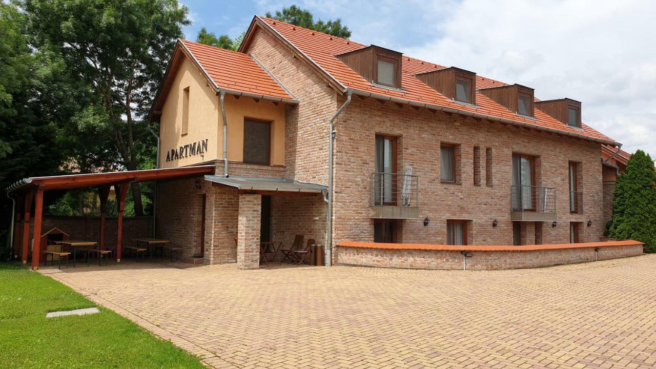 Gyulai-Fuerdo-Apartman Ii. Eksteriør billede